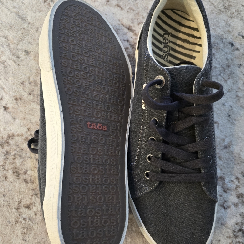 Taos Footwear Women's Black Denim Sneakers